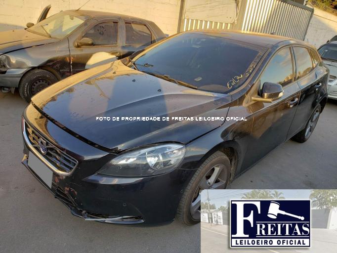 VOLVO V40 T4 15/15